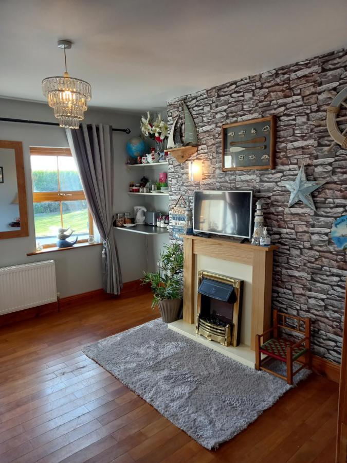 A New U Country Cottage Clynacartan Luaran gambar